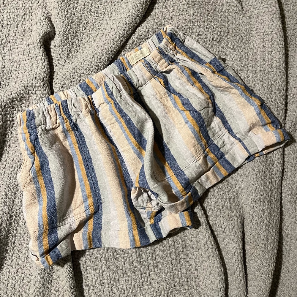 Beachy Striped Linen Shorts with pockets